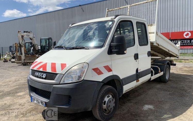 IVECO 35C13 BENNE DOUBLE CABINE – AN 2011 – 115800 KMS BLANC BP-104-RD