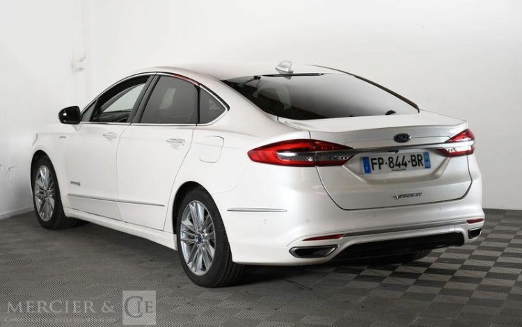 FORD MONDEO VIGNALE BLANC FP-844-BR