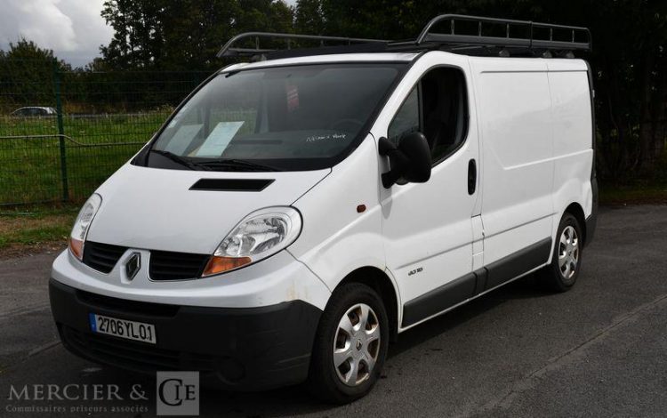 RENAULT TRAFIC DCI 115CH GD CONFORT BLANC 2706YL01