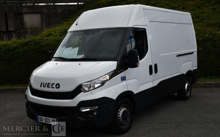 IVECO DAILY FOURGON 35S15 BLANC DG-323-YP