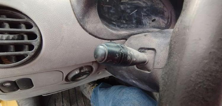 RENAULT KANGOO EXPRESS I FOURGON 1.9D – 55CV – ANNEE 2002 JAUNE AY-346-FP