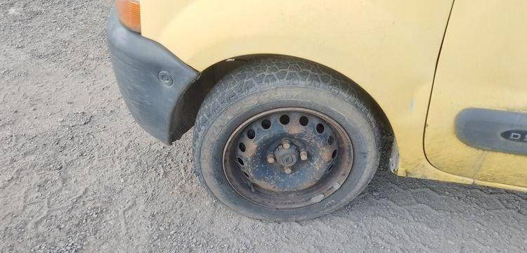 RENAULT KANGOO EXPRESS I FOURGON 1.9D – 55CV – ANNEE 2002 JAUNE AY-346-FP