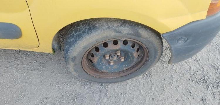 RENAULT KANGOO EXPRESS I FOURGON 1.9D – 55CV – ANNEE 2002 JAUNE AY-346-FP