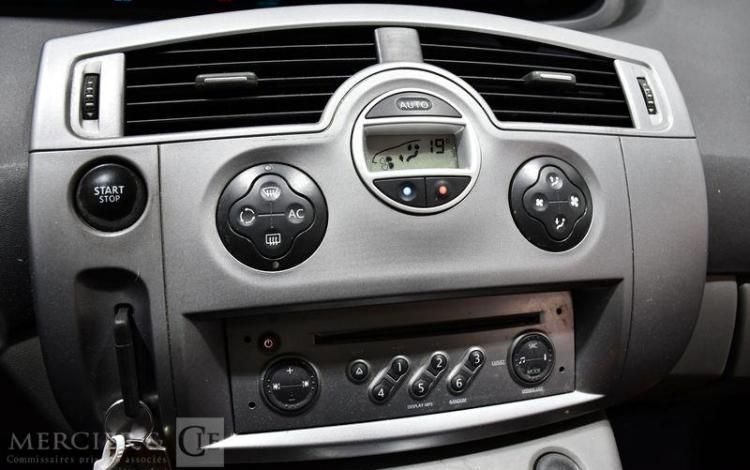 RENAULT SCENIC 1,5 DCI 105 AUTHENTIQUE NOIR AY-346-MD