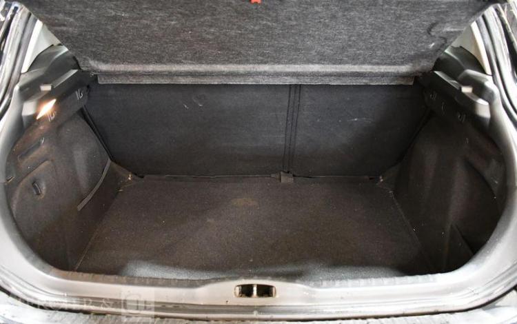 PEUGEOT 308 1,6 HDI 90 CONFORT NOIR BB-826-VC