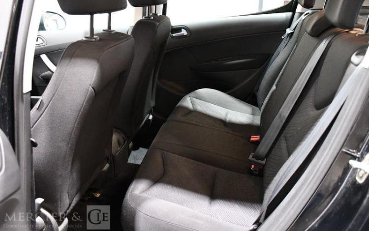 PEUGEOT 308 1,6 HDI 90 CONFORT NOIR BB-826-VC
