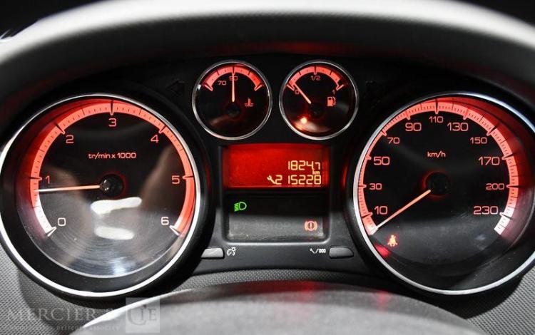 PEUGEOT 308 1,6 HDI 90 CONFORT NOIR BB-826-VC