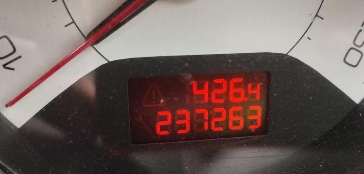 PEUGEOT 308 5 PORTES 1,6 HDI 8V FAP BLUE LION 92 CV – DIESEL – 237260 KMS – ANNEE 2011 NOIR BS-202-NS