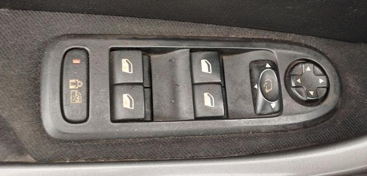 PEUGEOT 308 5 PORTES 1,6 HDI 8V FAP BLUE LION 92 CV – DIESEL – 237260 KMS – ANNEE 2011 NOIR BS-202-NS