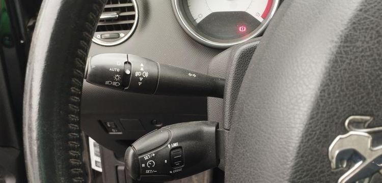 PEUGEOT 308 5 PORTES 1,6 HDI 8V FAP BLUE LION 92 CV – DIESEL – 237260 KMS – ANNEE 2011 NOIR BS-202-NS