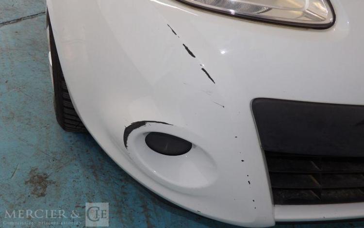 RENAULT CLIO 1,2 75CH BLANC BS-687-EX