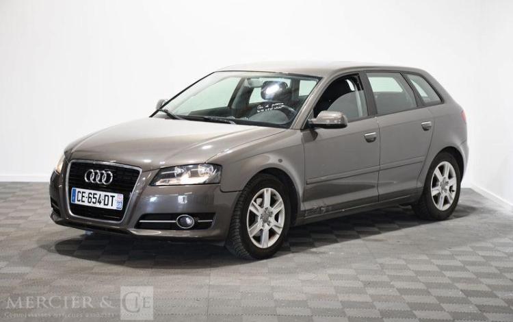AUDI A3 SPORTBACK 1,6 TDI 105 BUSINESS LINE S-TRONIC S&S GRIS CE-654-DT