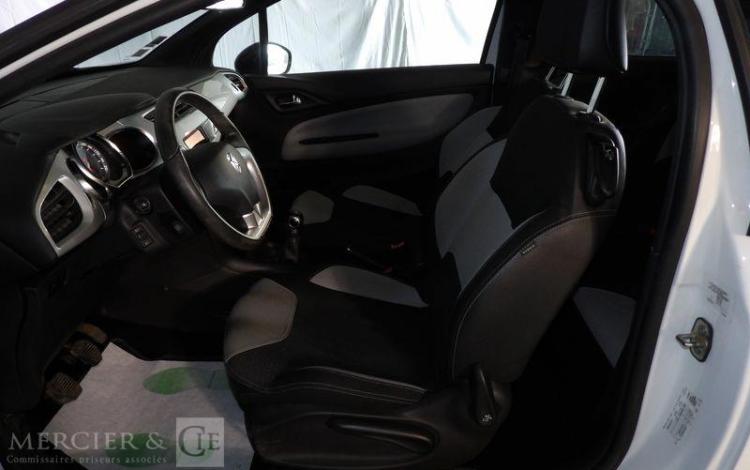 CITROEN DS3 1,4 VTI 95CH AIRDREAM CHIC BLANC CN-071-ZS