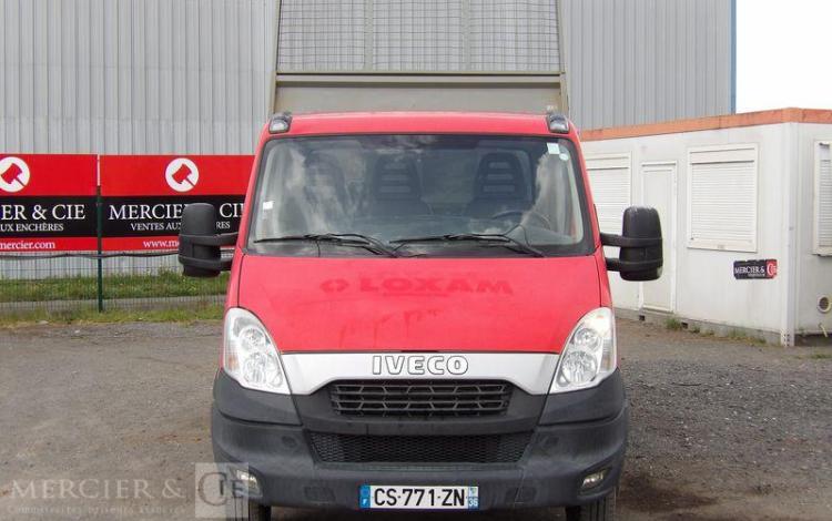 IVECO 35C13 BENNE SIMPLE CABINE COFFRE ROUGE CS-771-ZN