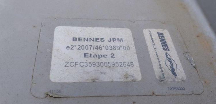 IVECO 35C13 BENNE SIMPLE CABINE COFFRE ROUGE CS-771-ZN