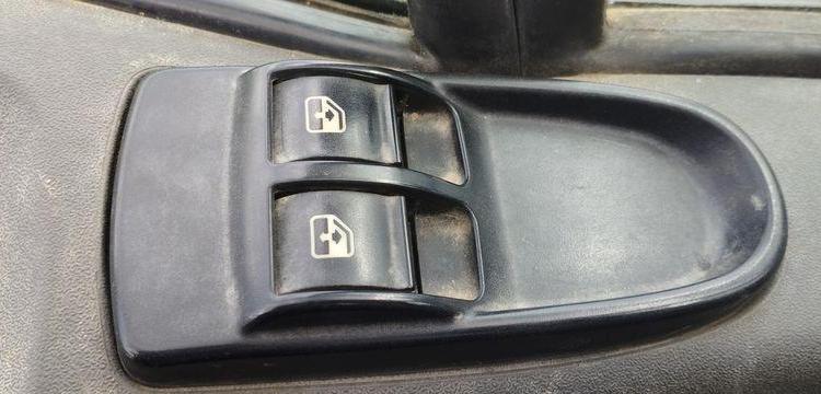 IVECO 35C13 BENNE SIMPLE CABINE COFFRE ROUGE CS-771-ZN