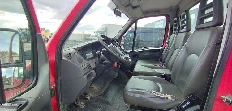 IVECO 35C13 BENNE SIMPLE CABINE COFFRE ROUGE CS-771-ZN