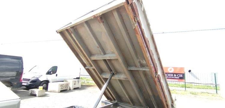 IVECO 35C13 BENNE SIMPLE CABINE COFFRE ROUGE CS-771-ZN