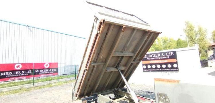 IVECO 35C13 BENNE SIMPLE CABINE COFFRE ROUGE CS-771-ZN