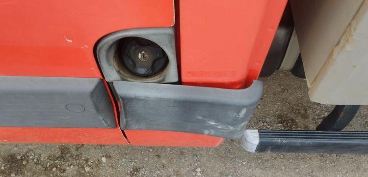 IVECO 35C13 BENNE SIMPLE CABINE COFFRE ROUGE CS-771-ZN