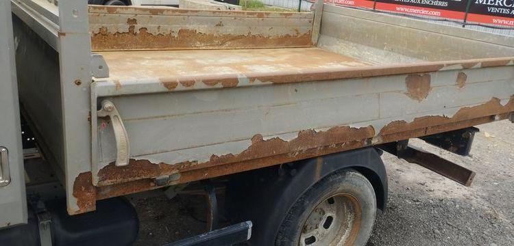 IVECO 35C13 BENNE SIMPLE CABINE COFFRE ROUGE CS-771-ZN