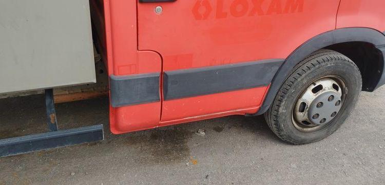 IVECO 35C13 BENNE SIMPLE CABINE COFFRE ROUGE CS-771-ZN