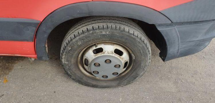 IVECO 35C13 BENNE SIMPLE CABINE COFFRE ROUGE CS-771-ZN