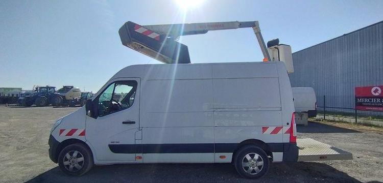 RENAULT MASTER 3 L2H2 F3500 2,3DCI 16 FAP 125 CV AVEC NACELLE TIME ET32LE – 695 HEURES BLANC CV-472-XS