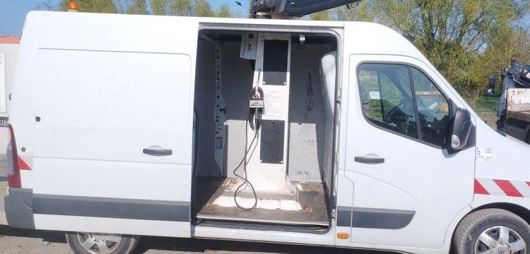 RENAULT MASTER 3 L2H2 F3500 2,3DCI 16 FAP 125 CV AVEC NACELLE TIME ET32LE – 695 HEURES BLANC CV-472-XS