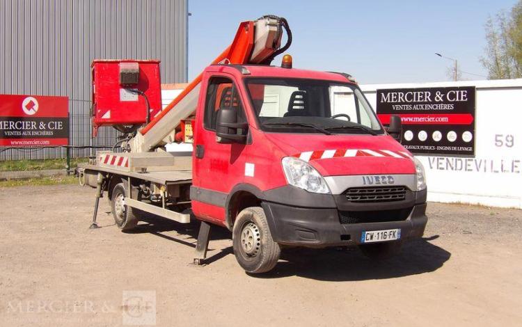 IVECO 35S11 AVEC NACELLE MULTITEL MT202 DS 20M – DIESEL – 4640 HEURES – 90129 KMS ROUGE CW-116-FK