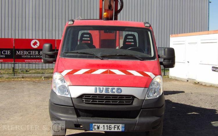 IVECO 35S11 AVEC NACELLE MULTITEL MT202 DS 20M – DIESEL – 4640 HEURES – 90129 KMS ROUGE CW-116-FK