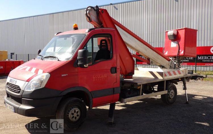 IVECO 35S11 AVEC NACELLE MULTITEL MT202 DS 20M – DIESEL – 4640 HEURES – 90129 KMS ROUGE CW-116-FK