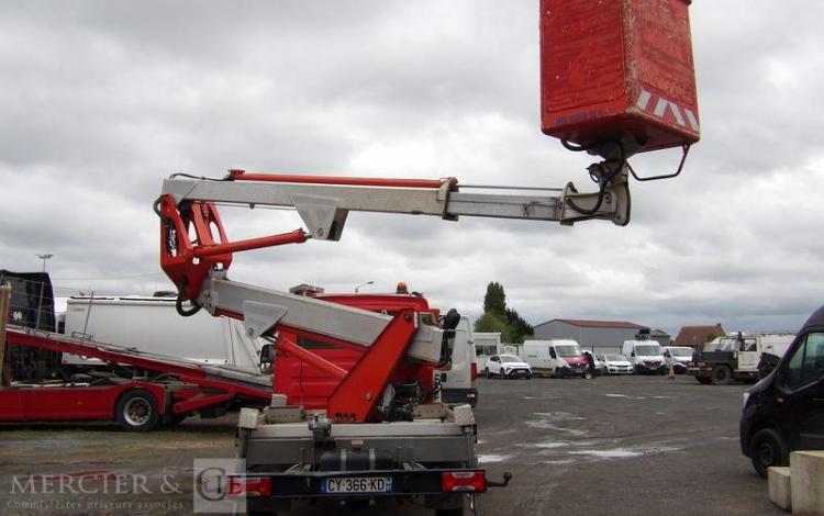 IVECO 35S11 AVEC NACELLE MULTITEL MX170 16M – DIESEL – 3647 HEURES – 111407 KMS ROUGE CY-366-KD
