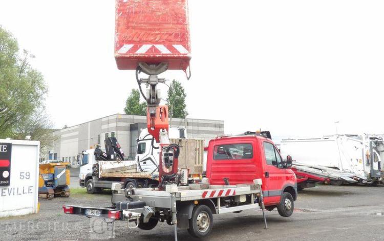 IVECO 35S11 AVEC NACELLE MULTITEL MX170 16M – DIESEL – 3647 HEURES – 111407 KMS ROUGE CY-366-KD