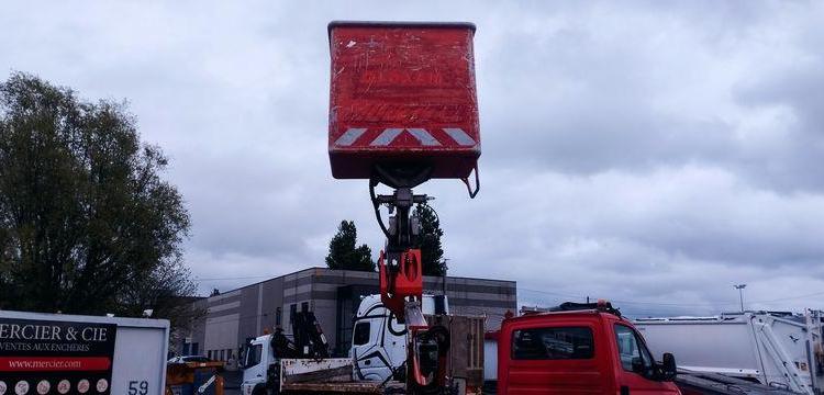 IVECO 35S11 AVEC NACELLE MULTITEL MX170 16M – DIESEL – 3647 HEURES – 111407 KMS ROUGE CY-366-KD