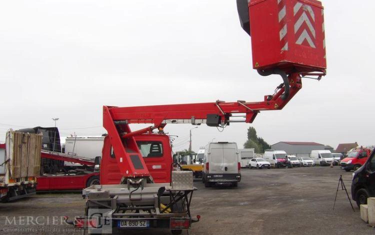 IVECO 35S11 AVEC NACELLE GSR E179T 16M – DIESEL – 3210 HEURES – 84518 KMS – ANNEE 2013 ROUGE DA-890-SZ