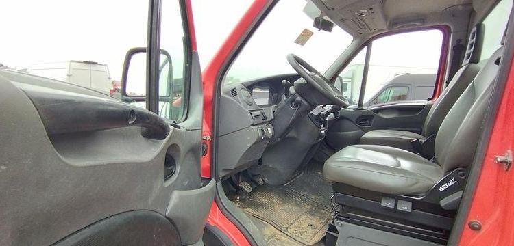 IVECO 35S11 AVEC NACELLE GSR E179T 16M – DIESEL – 3210 HEURES – 84518 KMS – ANNEE 2013 ROUGE DA-890-SZ