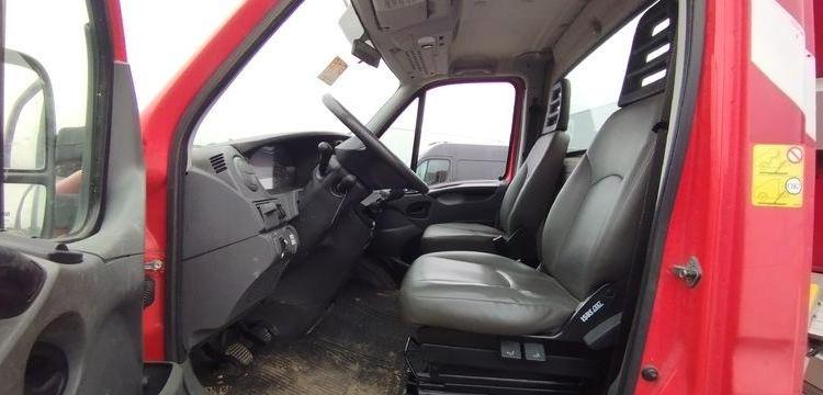 IVECO 35S11 AVEC NACELLE GSR E179T 16M – DIESEL – 3210 HEURES – 84518 KMS – ANNEE 2013 ROUGE DA-890-SZ
