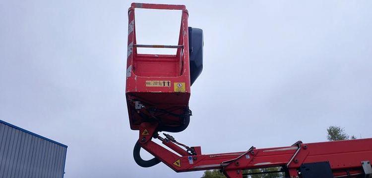 IVECO 35S11 AVEC NACELLE GSR E179T 16M – DIESEL – 3210 HEURES – 84518 KMS – ANNEE 2013 ROUGE DA-890-SZ