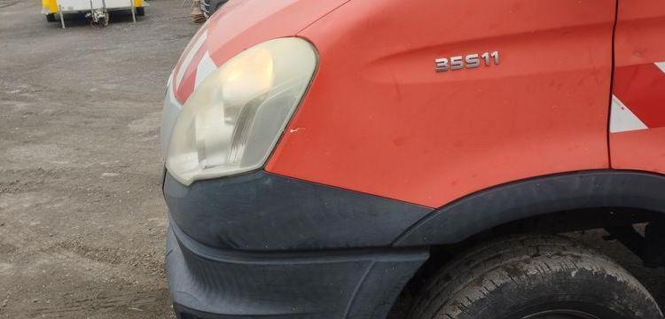 IVECO 35S11 AVEC NACELLE GSR E179T 16M – DIESEL – 3210 HEURES – 84518 KMS – ANNEE 2013 ROUGE DA-890-SZ