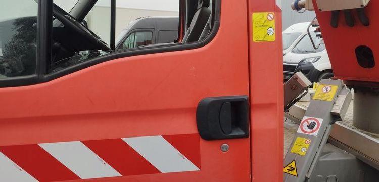 IVECO 35S11 AVEC NACELLE GSR E179T 16M – DIESEL – 3210 HEURES – 84518 KMS – ANNEE 2013 ROUGE DA-890-SZ