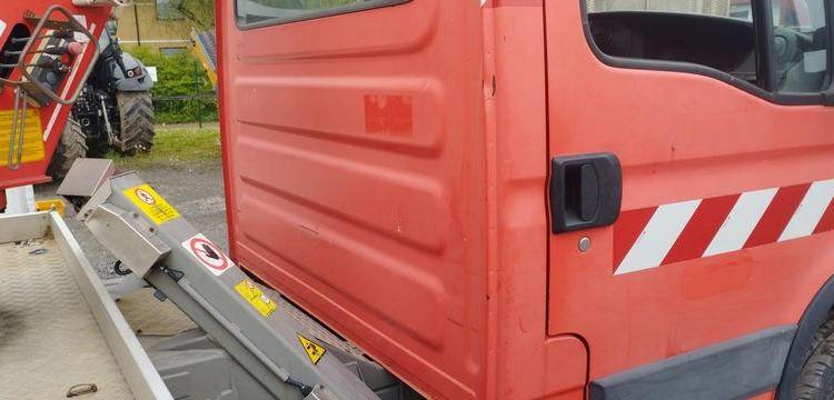 IVECO 35S11 AVEC NACELLE GSR E179T 16M – DIESEL – 3210 HEURES – 84518 KMS – ANNEE 2013 ROUGE DA-890-SZ
