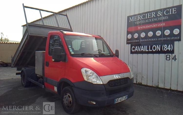 IVECO 35C13 BENNE SIMPLE CABINE COFFRE ROUGE DE-407-JS