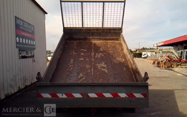 IVECO 35C13 BENNE SIMPLE CABINE COFFRE ROUGE DE-407-JS