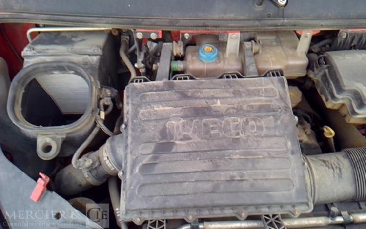 IVECO 35C13 BENNE SIMPLE CABINE COFFRE ROUGE DE-407-JS