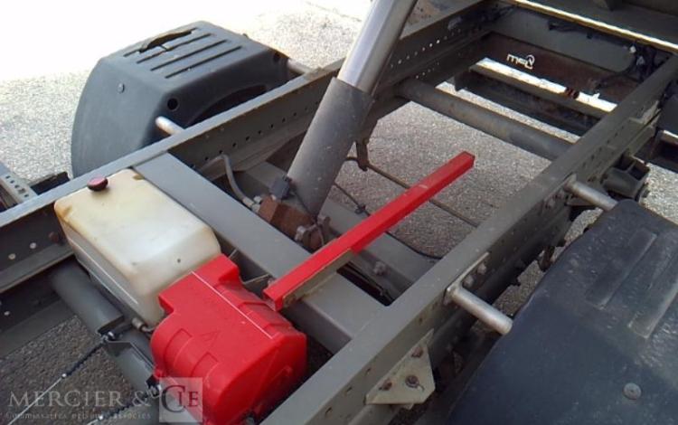 IVECO 35C13 BENNE SIMPLE CABINE COFFRE ROUGE DE-407-JS
