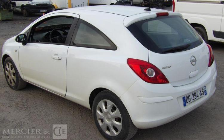 OPEL CORSA 3 PORTES PHASE 2 1.3 CDTI 16V ECOTEC 75 CV – DIESEL – 261474 KMS – AN 2014 BLANC DG-294-XS