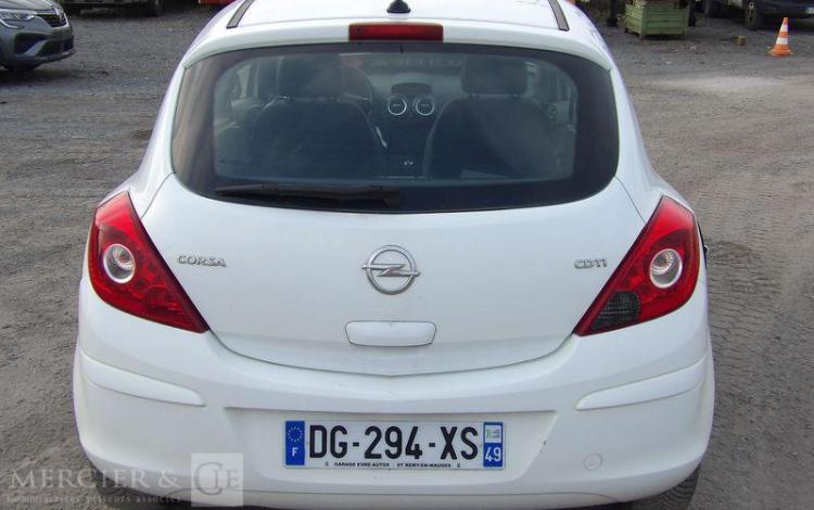 OPEL CORSA 3 PORTES PHASE 2 1.3 CDTI 16V ECOTEC 75 CV – DIESEL – 261474 KMS – AN 2014 BLANC DG-294-XS