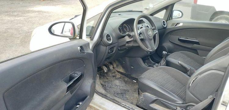 OPEL CORSA 3 PORTES PHASE 2 1.3 CDTI 16V ECOTEC 75 CV – DIESEL – 261474 KMS – AN 2014 BLANC DG-294-XS
