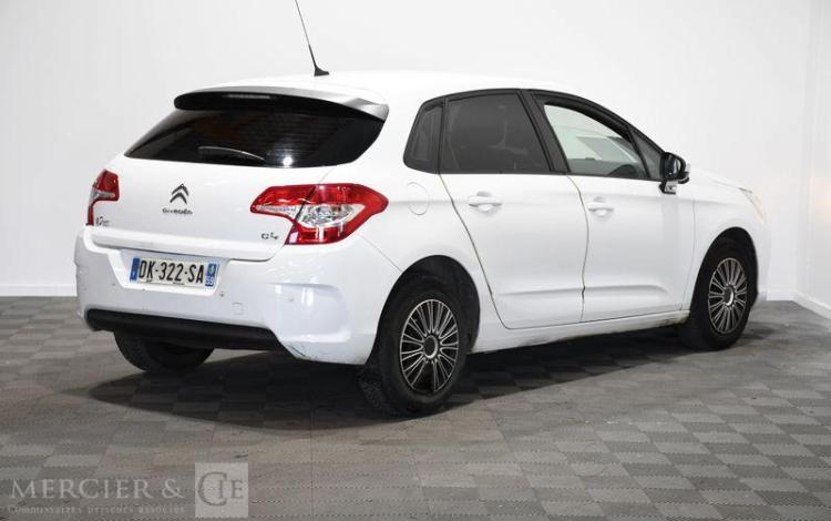 CITROEN C4 1,6 HDI 90CH ATTRACTION BLANC DK-322-SA